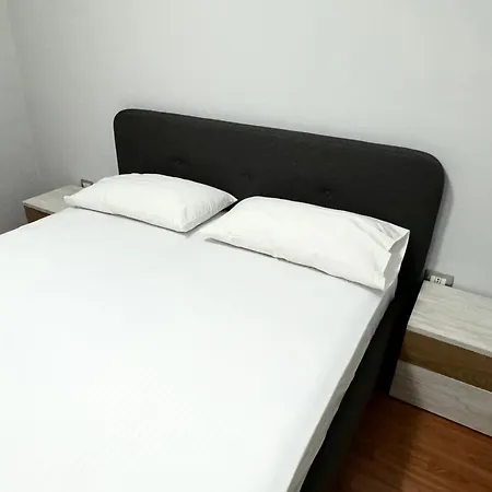 Apartman Roses *