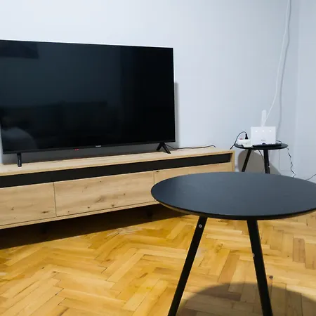 Roses Апартаменты Тирана