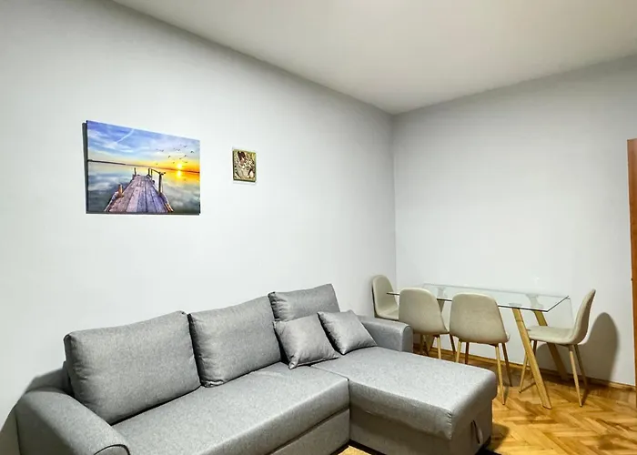 Roses * Тирана